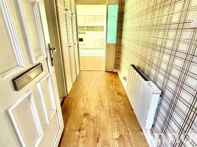 2 bedroom flat in Oldbury
