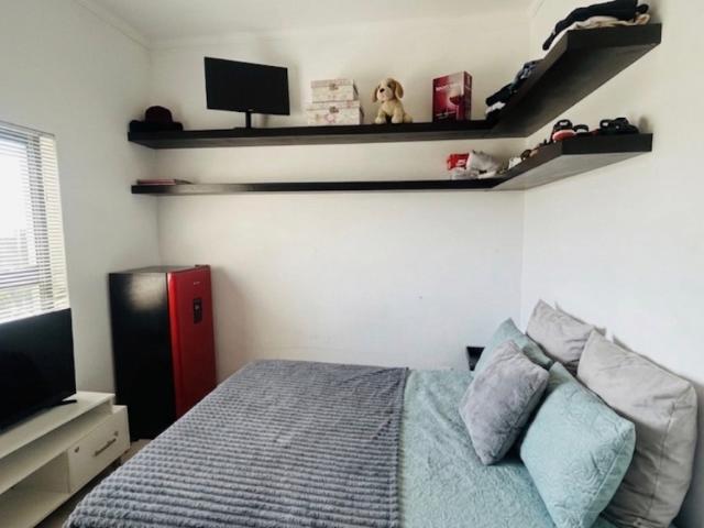 2 Bedroom Flat in Olifantsvlei