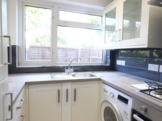 2 bedroom flat in Orpington