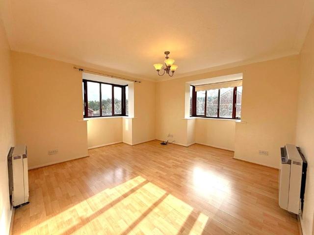 2 bedroom Flat in Pyegrove Chase, Bracknell
