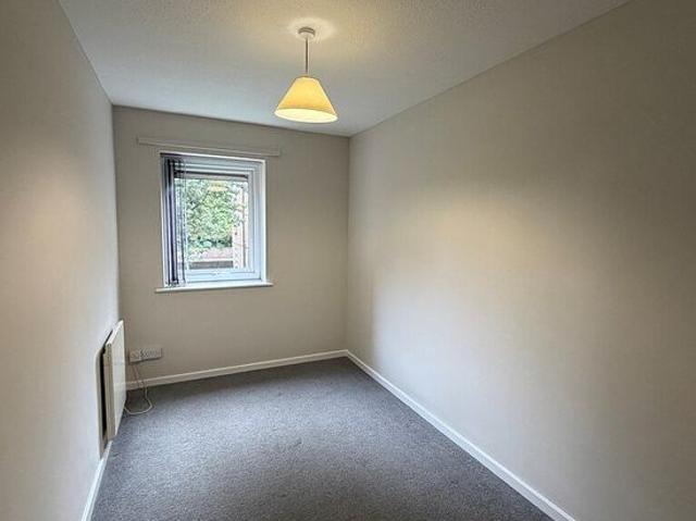 2 bedroom flat in Rotherham