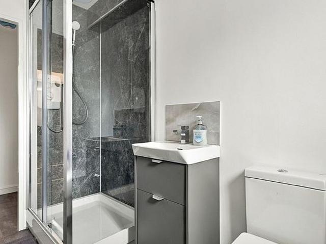 2 bedroom flat in Sheffield