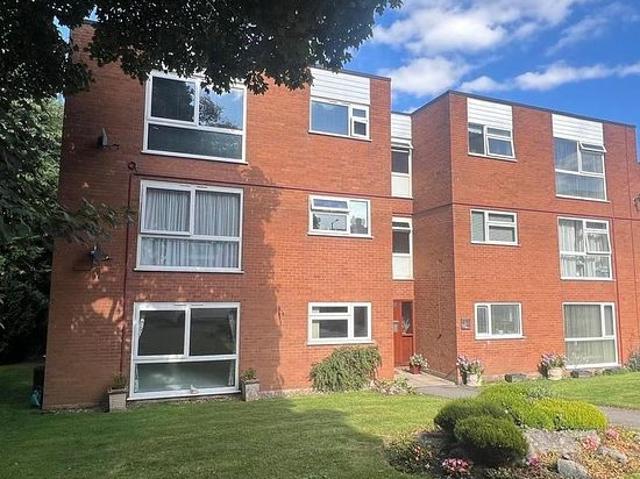 2 bedroom flat in Sutton Coldfield