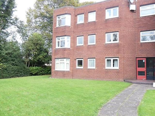 2 bedroom flat in Sutton Coldfield