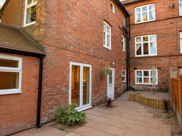 2 bedroom flat in Sutton Coldfield