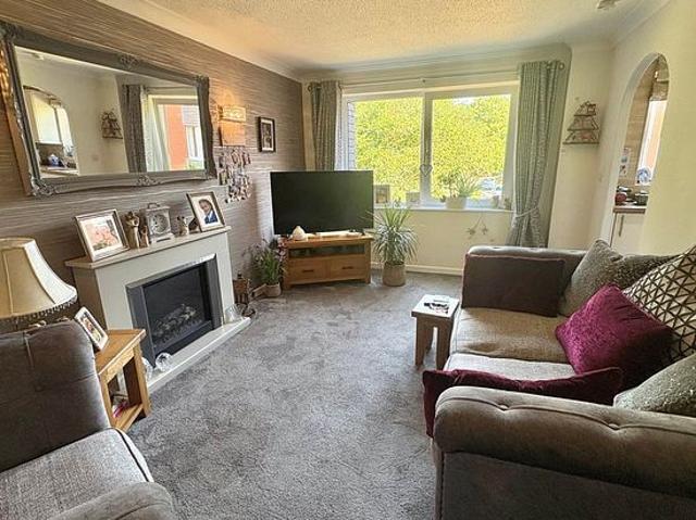 2 bedroom flat in Sutton Coldfield