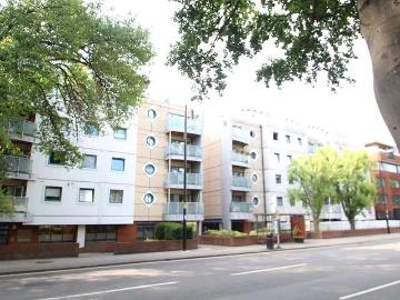 2 Bedroom Flat Let in