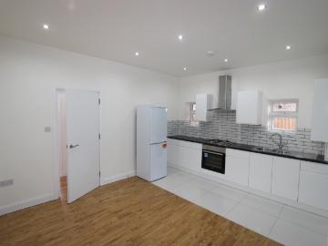 2 Bedroom Flat Let in