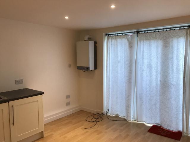2 Bedroom Flat Let in West Purley