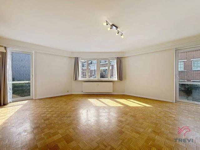 2 bedroom flat near Demey station