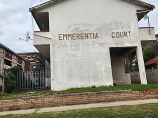 2 bedroom flat on the market emmeren.