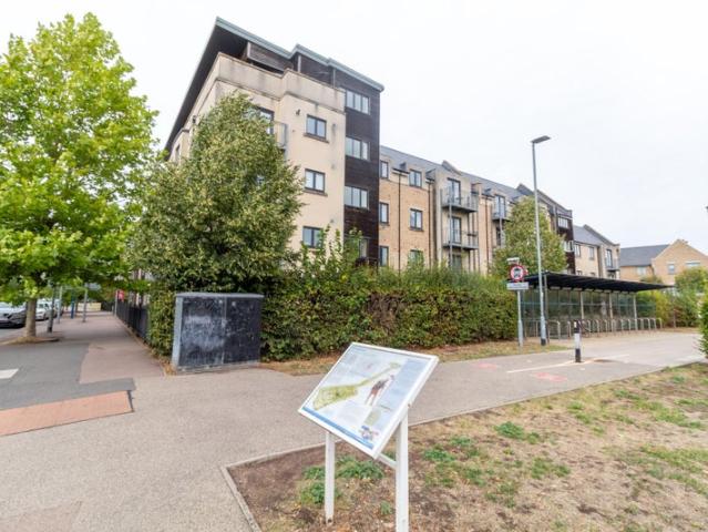 2 Bedroom Flat on Sweetpea Way, CB4 64SW