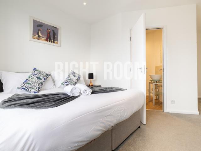2 Bedroom Flat, Princes House, North Street, Brighton BN1, 2 bed flat to rent, £2,500 pcm | PrimeLocation