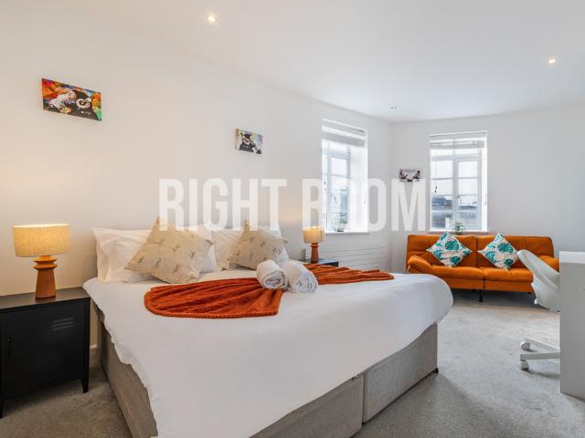 2 Bedroom Flat, Princes House, North. 2 bed flat to rent £2,500 pcm £577 pw