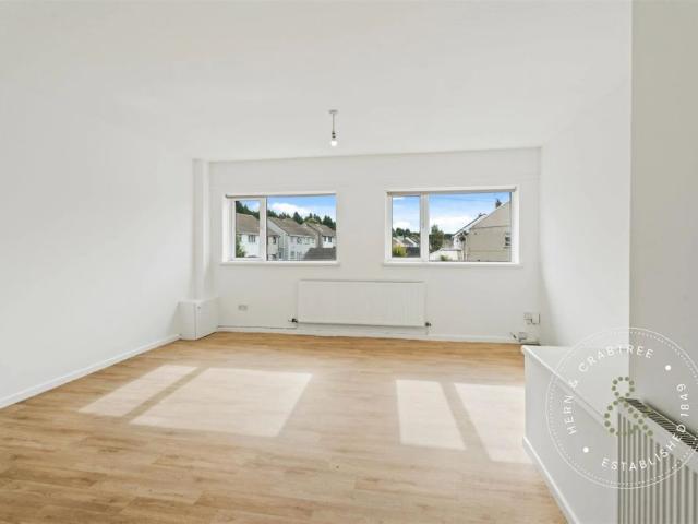 2 Bedroom Flat Purpose Built