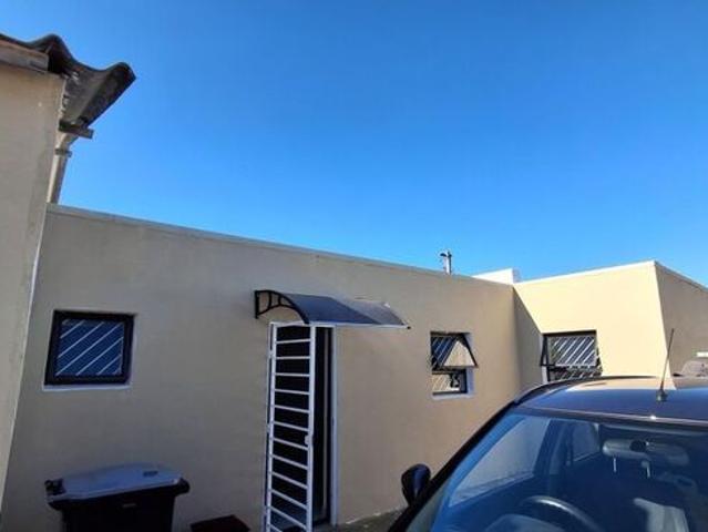 2 Bedroom flat rented in Belhar, Cape Town