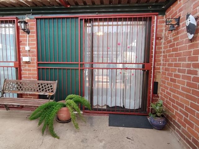 2 Bedroom flat rented in Fichardt Park, Bloemfontein
