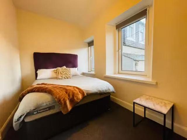 2 bedroom flat share for rent in High Street, Innerleithen, Sc.