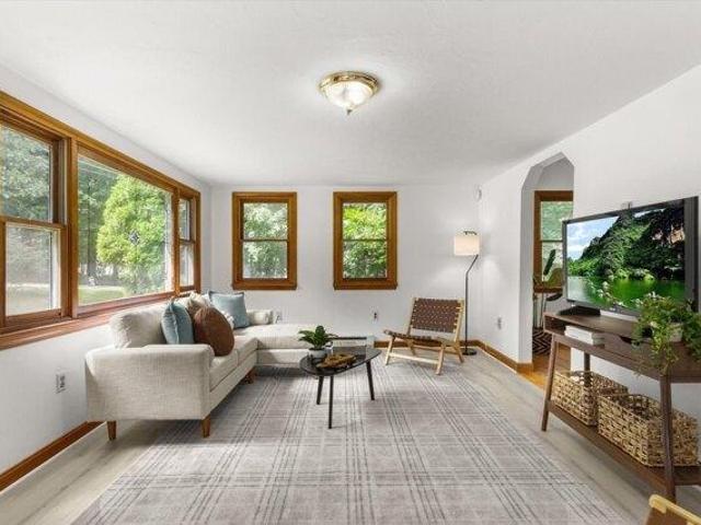 2 bedroom, Franklin MA 02038 105418820