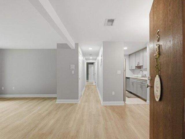 2 bedroom, Franklin MA 02038 105532868