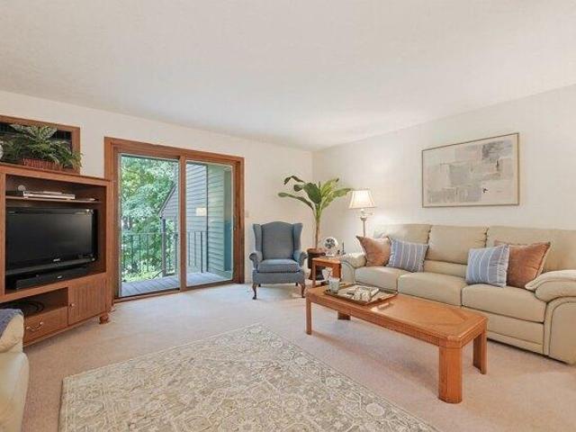 2 bedroom, Franklin MA 02038 105552375