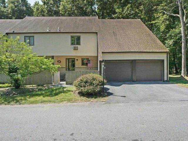 2 bedroom, Franklin MA 02038 105633135