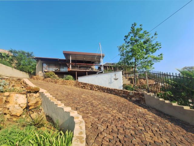 2 Bedroom Freehold To Let in Meerhof