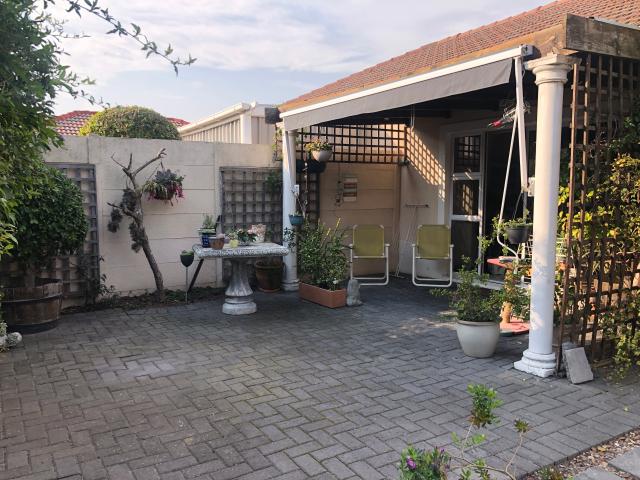 2 Bedroom Freehold To Let in Century City
