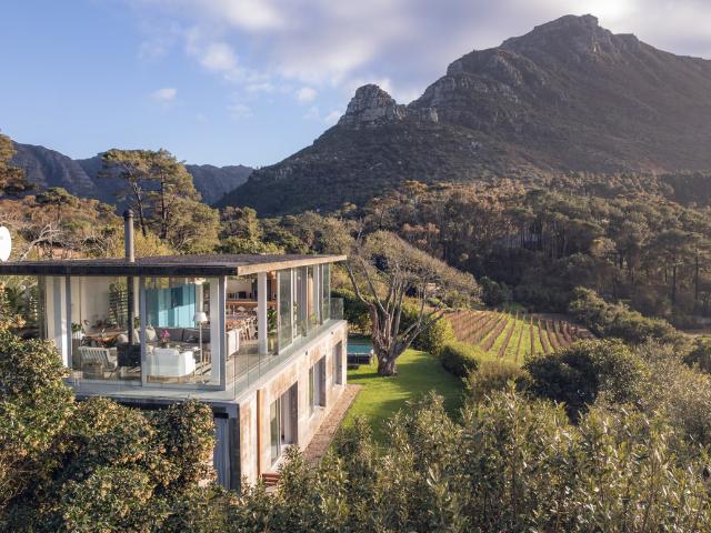2 Bedroom Freehold To Let in Constantia