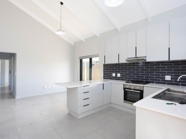 2 Bedroom Freestanding To Let in Capri
