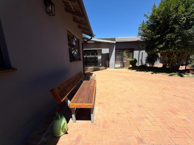2 Bedroom Freestanding To Let in Dalview