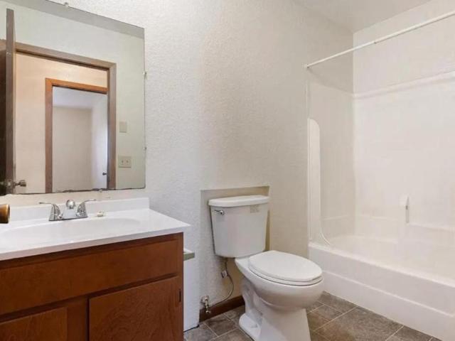 2 bedroom, Fremont OH 43420 LS105670579