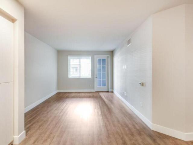 2 bedroom, Fullerton CA 92832 104998749
