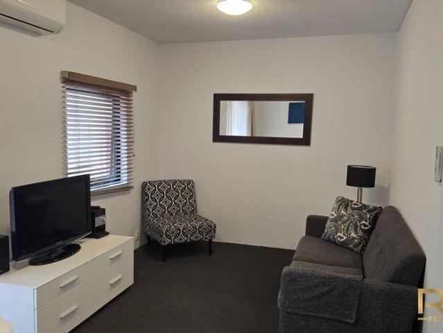 2 Bedroom Fully Furnished Apartment with Car Park – Prime Hindley Street Location, Adelaide CBD