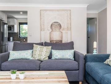 Two Bedroom Apartment Central Byron Bay Fully Furnished Inc Utilities Available now for 3 6 months