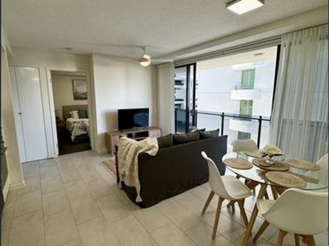 2 Bedroom Fully Furnished unit in the heart of Mooloolaba