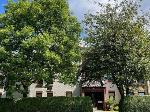 2 bedroom fully furnished 2nd floor flat