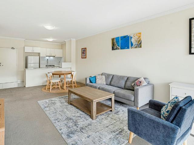 2 BEDROOM FURNISHED APARTMENT CLOSE TO WESTMEAD HOSPITALS