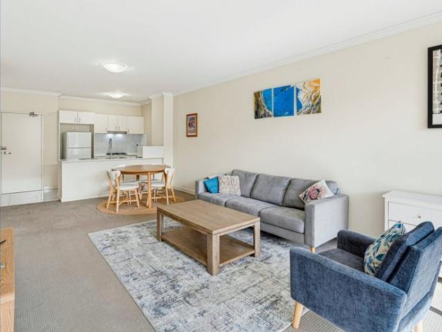 2 BEDROOM FURNISHED APARTMENT CLOSE TO WESTMEAD HOSPITALS