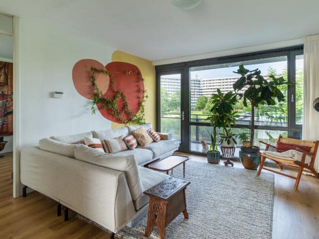 2 Bedroom Furnished Apartment in Amsterdam