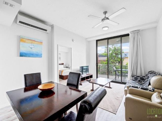 2 BEDROOM FURNISHED APARTMENT IN GLADSTONE CENTRAL