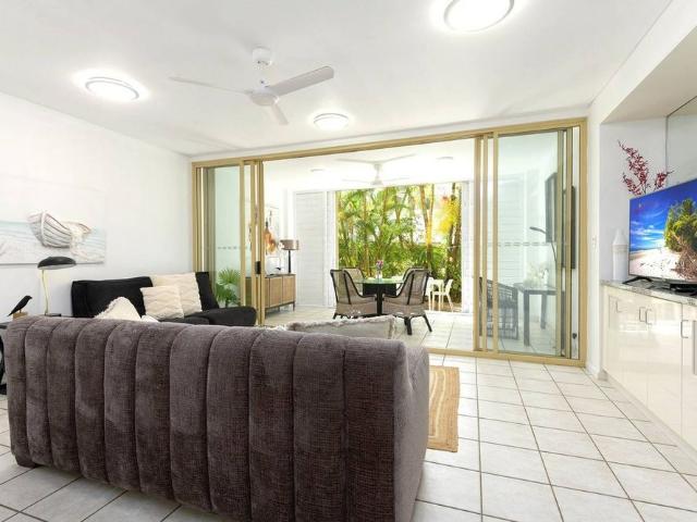 2 Bedroom Furnished Close to Beach and Town Centre