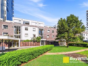 2 Bedroom Furnished Double Story Apartment in Wolli Creek