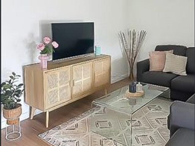 2 bedroom Furnished South Forbes Home!