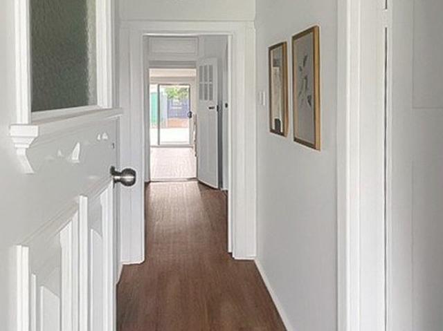 2 bedroom Furnished South Forbes Home!