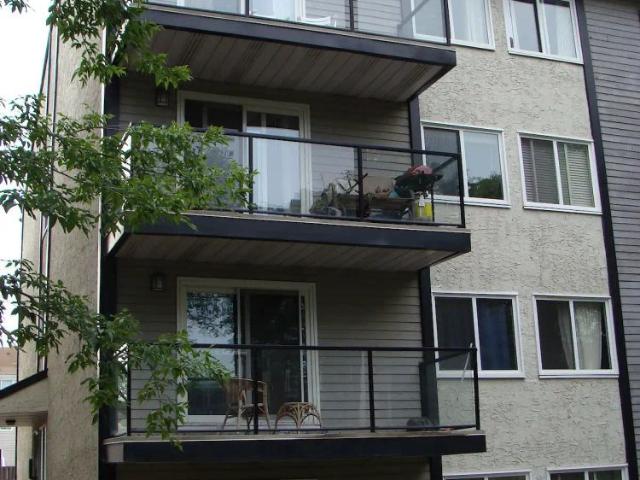 2 bedroom furnished top floor condo in Wihkwentowin Oliver/Brewery area area — 2 Bedrooms Condo Unit