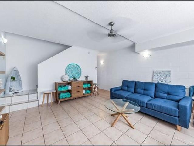 2 Bedroom Furnished Townhouse Central Cannonvale
