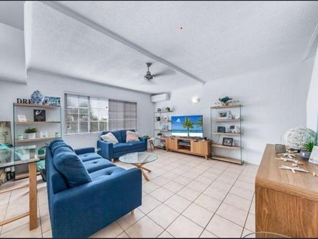2 Bedroom Furnished Townhouse Central Cannonvale
