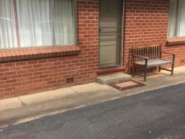 2 bedroom furnished unit Close to CBD