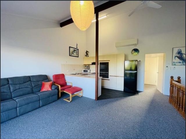 2 Bedroom Furnished Unit Close to Beach!
